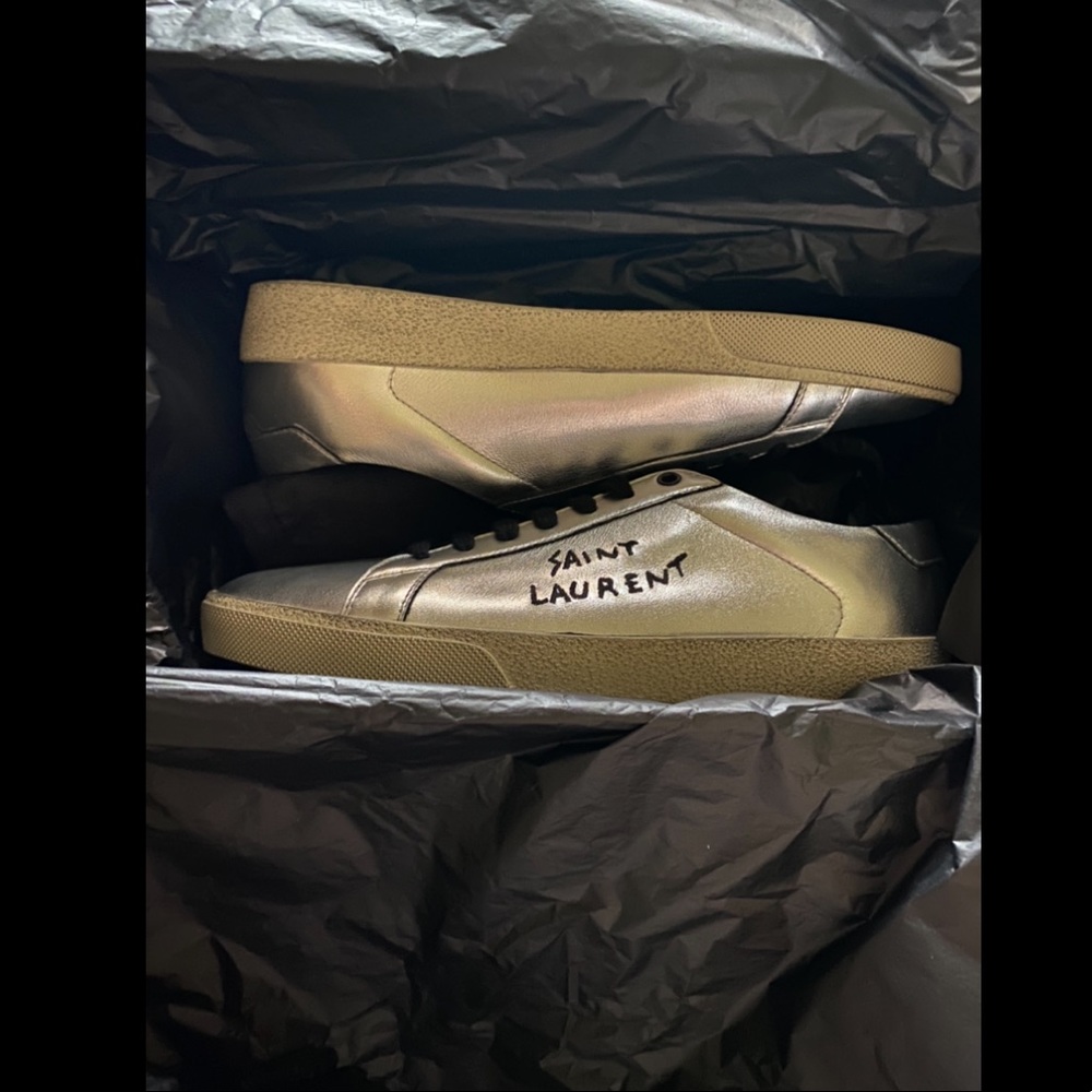 Saint Laurent 42 equivalent to 12 in men’s US size